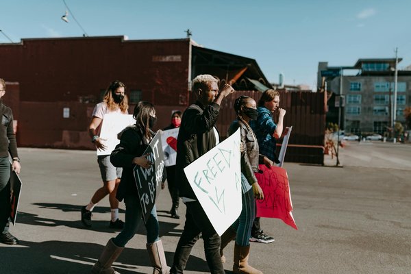 Les Enjeux de la Politique et des Rôles Sociaux: Une Dynamique Intricate et Fascinante